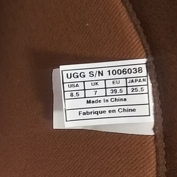 EUC Ugg Tall Leather Boots- Warm & Waterproof - Picture 5 of 8